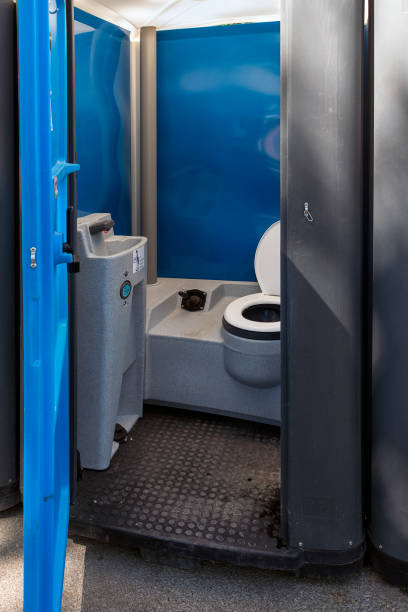 Portable Toilet Options We Offer in Dillonvale, OH